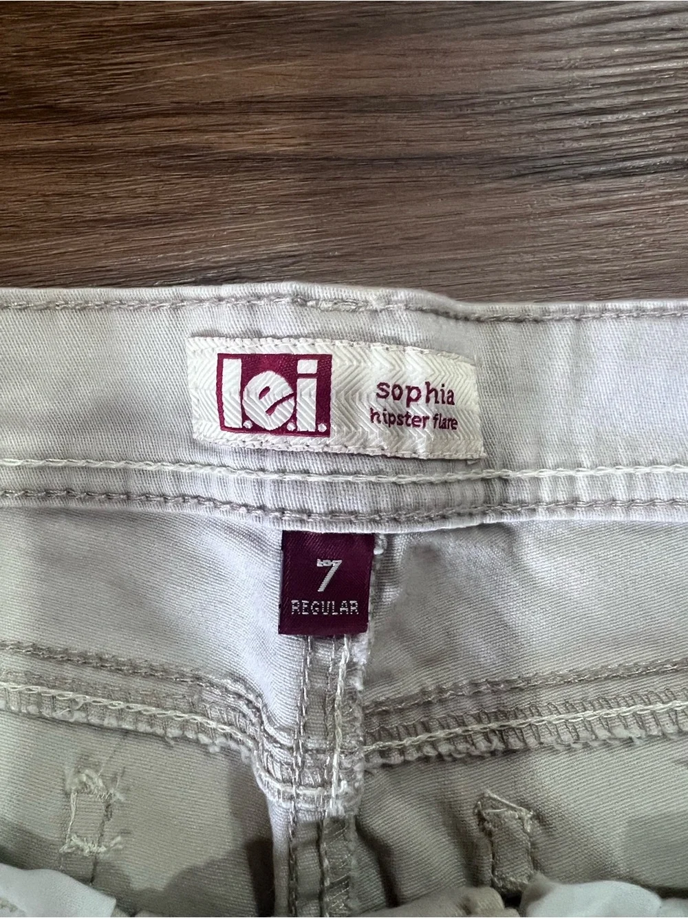 lei Cream Flare Jeans